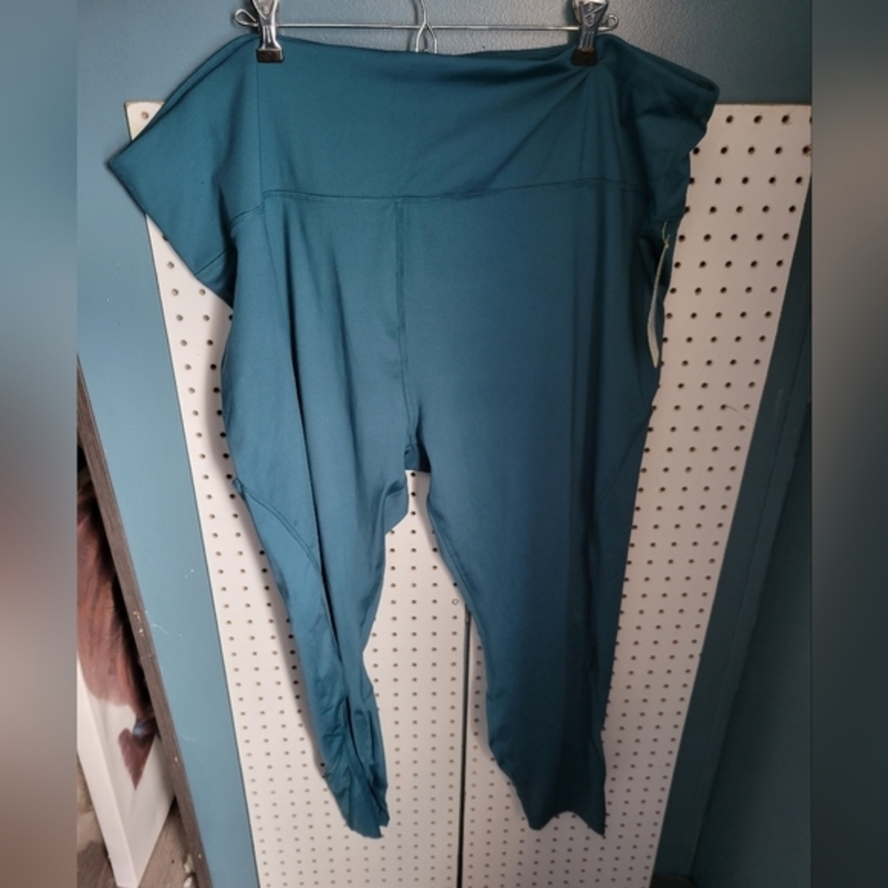 All in Motion NWT vibrant blue leggings size 4X w‎ side pockets